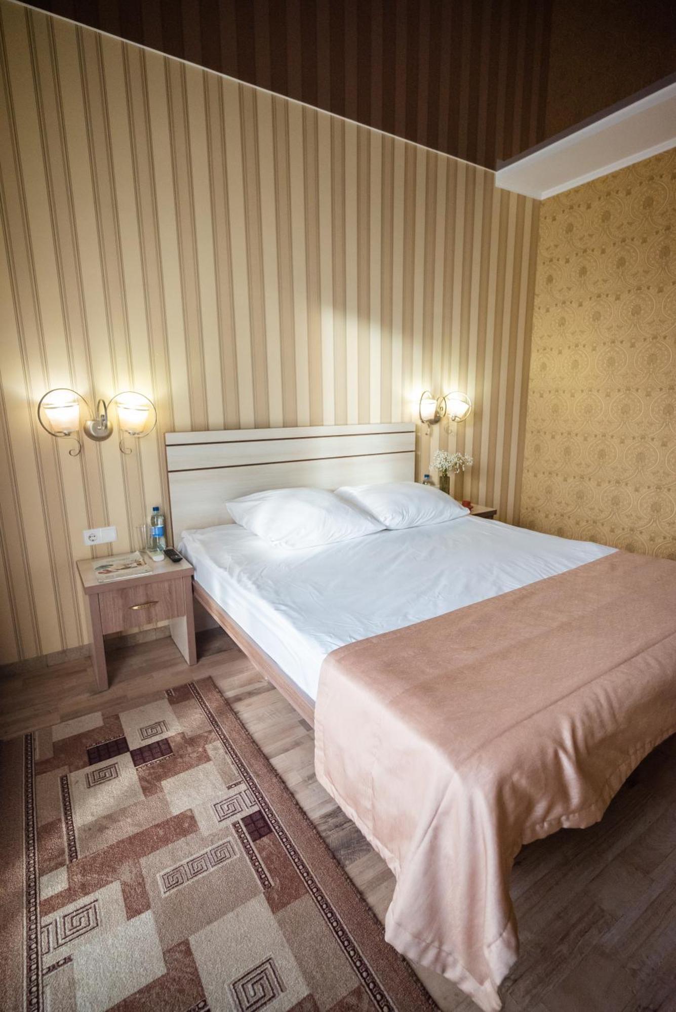 Hotel Butterfly Sadove Eksteriør bilde