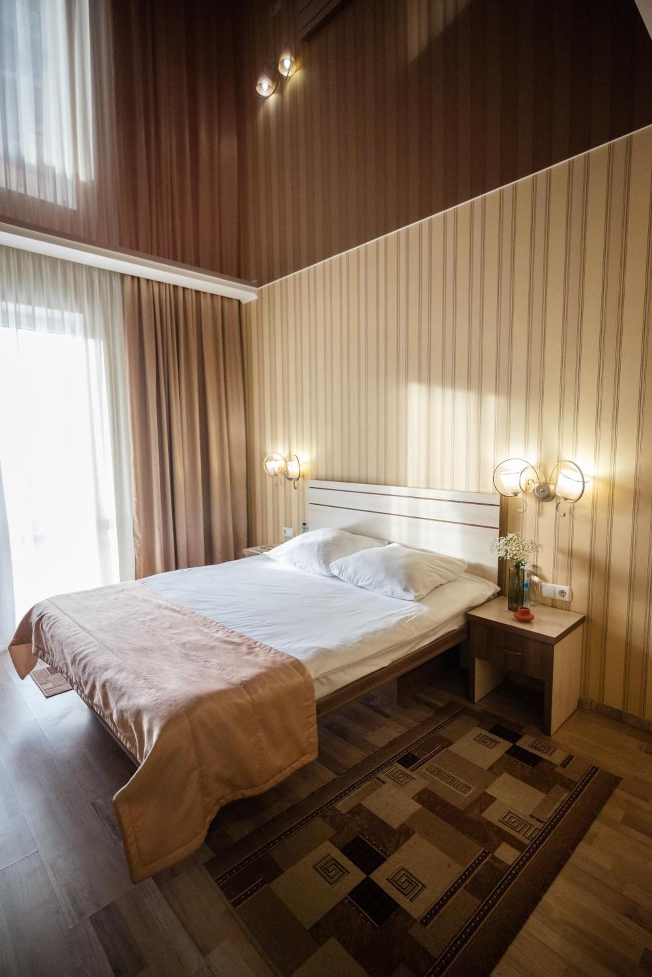 Hotel Butterfly Sadove Eksteriør bilde