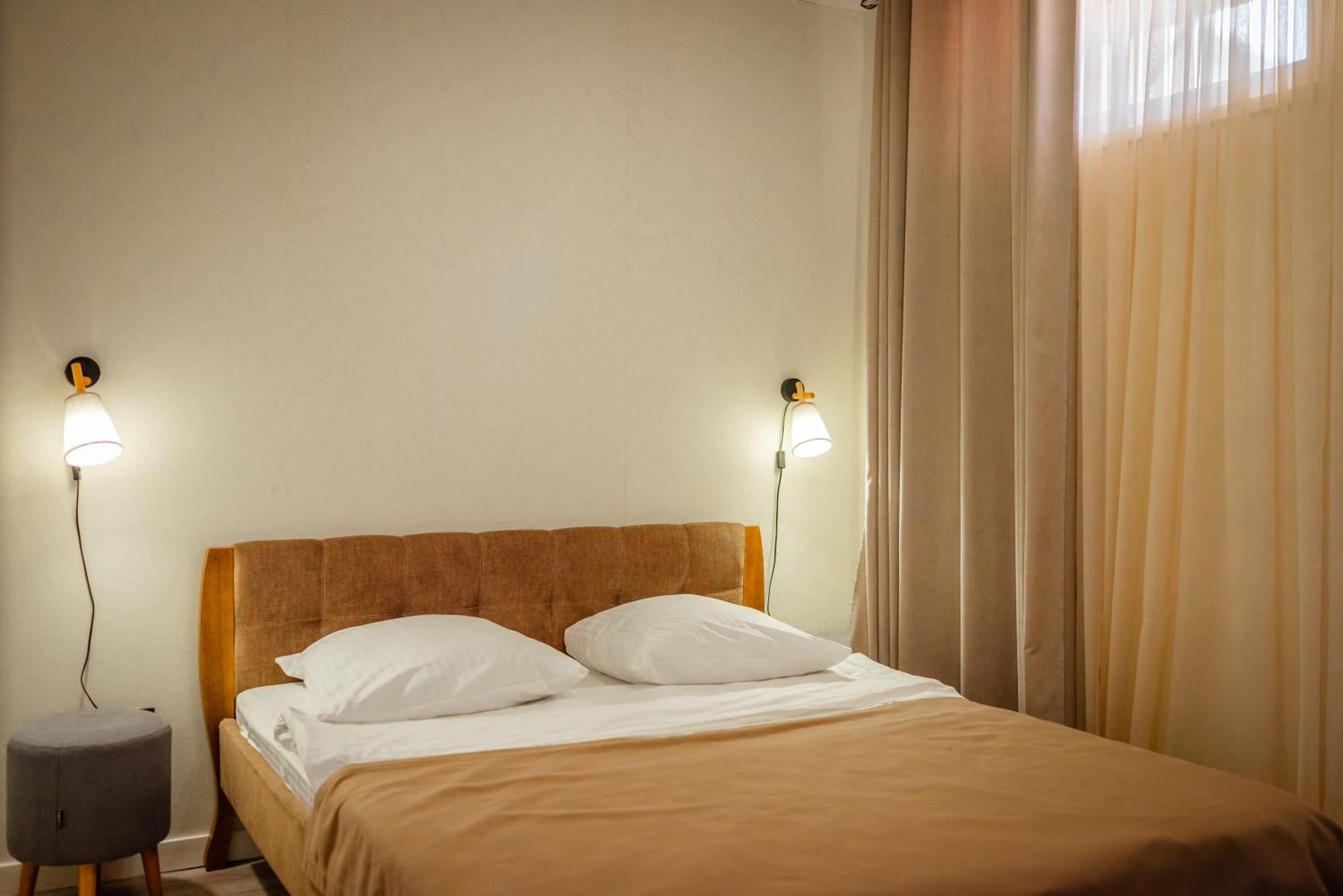 Hotel Butterfly Sadove Eksteriør bilde