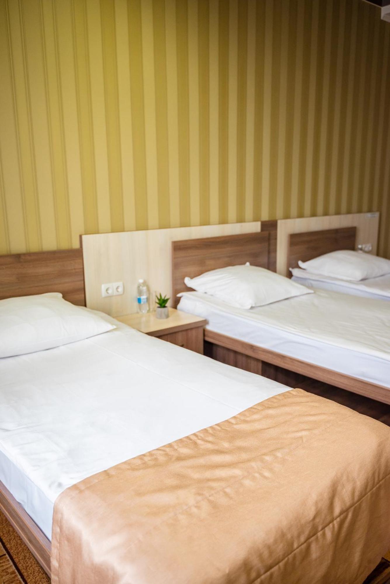 Hotel Butterfly Sadove Eksteriør bilde