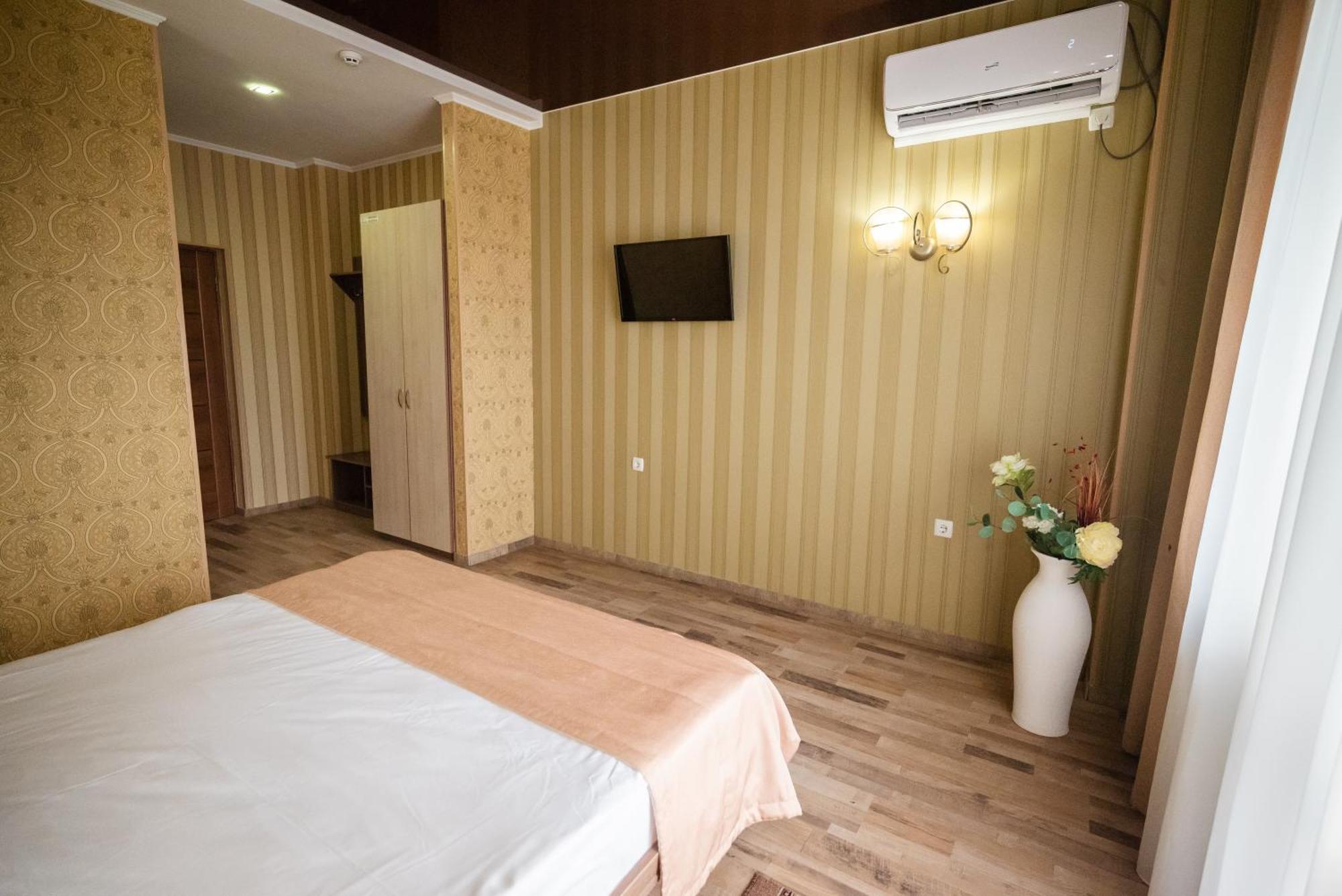 Hotel Butterfly Sadove Eksteriør bilde